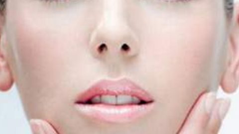 上海復(fù)旦醫(yī)院割雙眼皮收費(fèi)貴嗎？醫(yī)生技術(shù)如何？