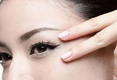 北京隆胸醫(yī)生排行榜引起矚目，趙延勇、石蕾等躋身前十，醫(yī)術精湛備受認可