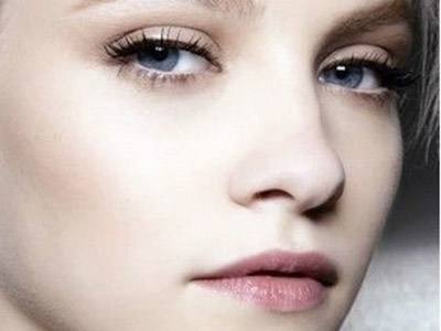 2023貴陽愛貝芙去除眼紋top10強專家排行(楊砥、張連洪、田世雲(yún)實力及價格呈現(xiàn))