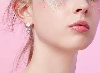 探秘北京八大處劉春軍預(yù)約技巧，揭秘隆胸效果與價(jià)格指南