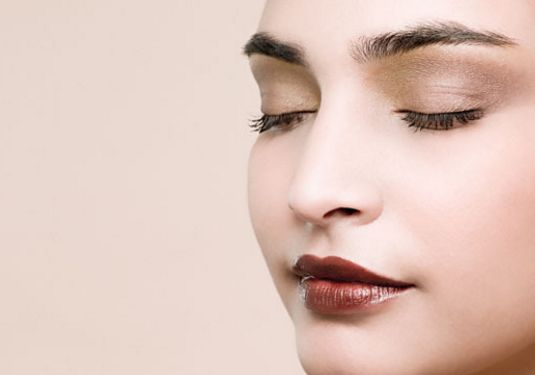 南京哪家綜合醫(yī)院在整形美容領(lǐng)域引領(lǐng)，隆胸效果好？