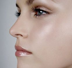 上海做豐胸手術(shù)哪家醫(yī)院好？選擇豐胸專科醫(yī)院，手術(shù)成功率高