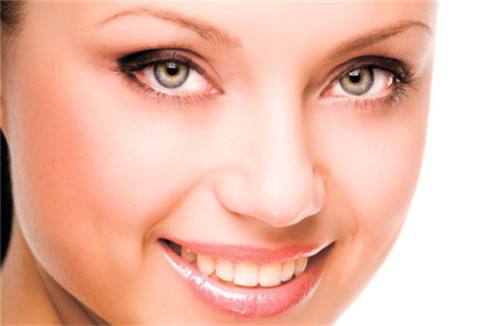 胡曉根醫(yī)生具備豐富的提肌經(jīng)驗，為您解讀提肌手術的醫(yī)生背景和真人案例