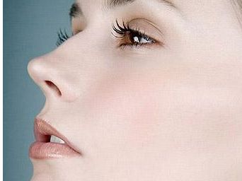 合肥哪家正規(guī)醫(yī)院整形好？揭秘了解當?shù)卣吾t(yī)院的專業(yè)知名度