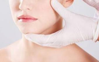 2023深圳除眼角細紋口碑榜前十位的專家(鄧云霞、白蕭瀟、段春巍這些醫(yī)生為您的整形增添更多保障)