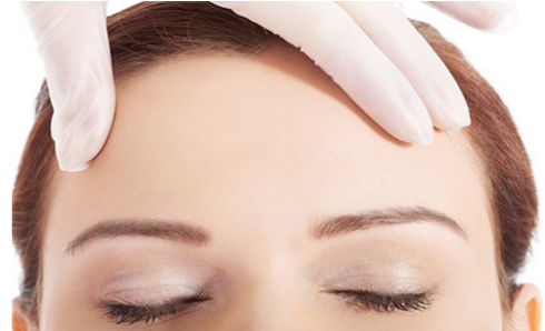 ?？谖⒄吾t(yī)院哪家好？選擇正規(guī)有經(jīng)驗的專業(yè)醫(yī)院才能安心美容