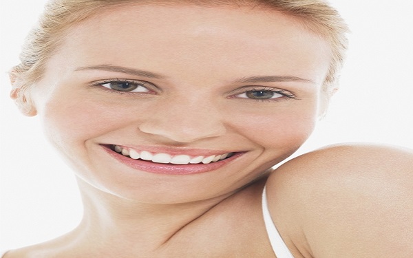 易成剛醫(yī)生的新一代手術(shù)技術(shù)：革命性改變隆胸方式！