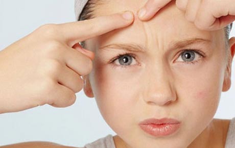 鐘德成鼻部整形備受矚目，他的卓越口碑為何贏得如此青睞？