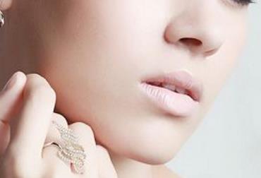 2023臺(tái)州乳房懸吊術(shù)強(qiáng)榜前十的專家(劉洋、洪基錫、陳國忠在當(dāng)?shù)赜绊懥Υ?