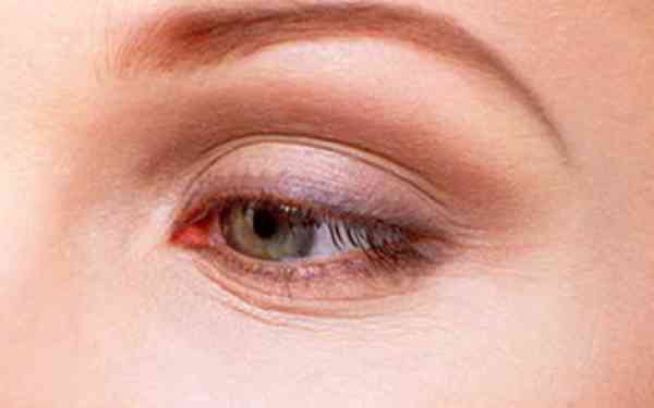 陽光湯躍明沐浴豐滿的容顏，煥發(fā)膠原蛋白魅力！