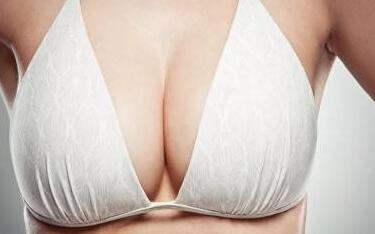 上海乳房美容醫(yī)生推薦，一線醫(yī)師李健、殷初陽及文愛克備受矚目！