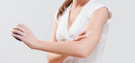 哪位醫(yī)生在成都進行胸部整形效果好？劉中國、李烈、白振華等醫(yī)師評比結(jié)果，快速收藏供參考！