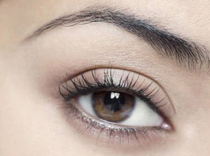 成都華西醫(yī)院卿勇醫(yī)生去除眼袋效果如何？有成功案例分享嗎？