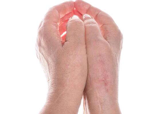 深圳富華醫(yī)療美容醫(yī)院李俊醫(yī)生的實力測評與術(shù)前指南大揭秘！