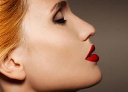 珍珠粉的嫩膚功效揭秘！體驗4款輕醫(yī)美美白方法，輕松擁有清透肌膚！