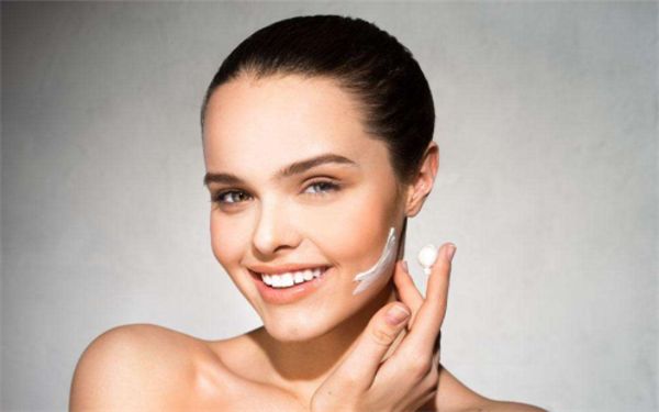 曼秀雷敦丁小邦整形內(nèi)大咖簡介！7+1神奇膠原蛋白離現(xiàn)代美麗只差一步