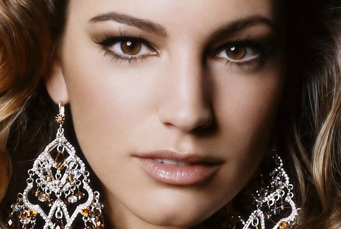 讓肌膚瞬間煥發(fā)光彩，告別毛孔困擾，撥云見日！