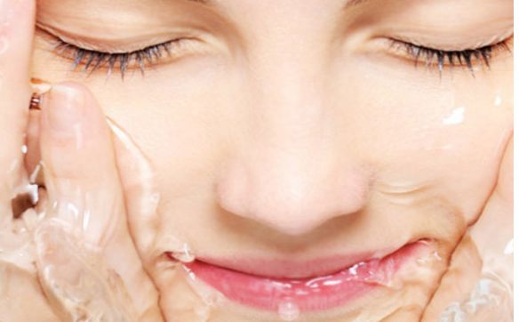 如何有效緩解脫發(fā)？4種留發(fā)方法讓你擺脫困擾！