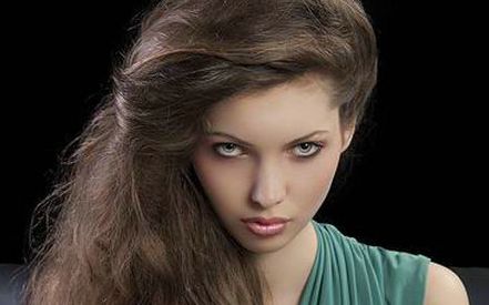 深入對(duì)比：外路法VS內(nèi)路法，解讀祛眼袋術(shù)，讓眼部煥發(fā)青春