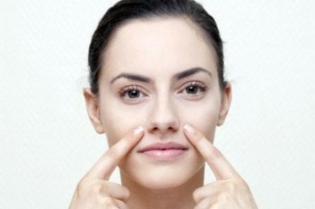 少女美容瘦臉！快速提升面部輪廓線的瘦臉方法