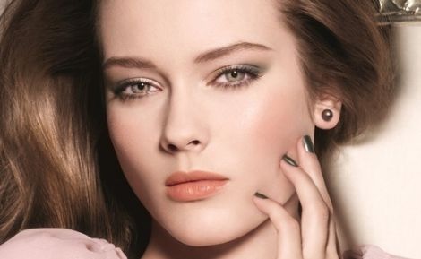 重慶醫(yī)科大學(xué)口腔種植牙費(fèi)用多少？