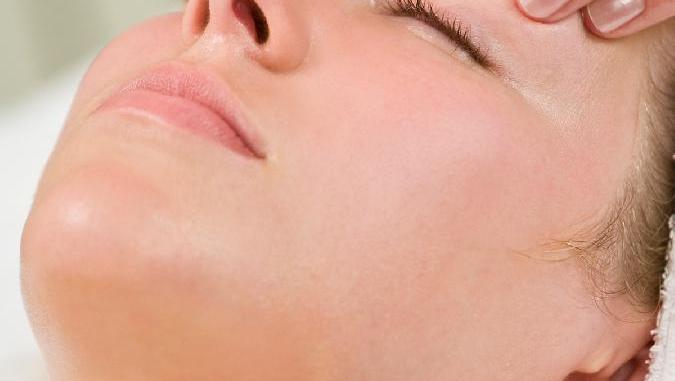 快速消除痘印，教你按摩法淡化痘印的技巧