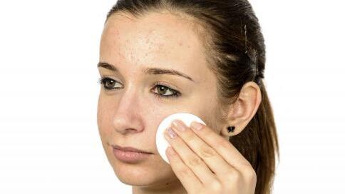 更有效的DIY眼膜，有效消除黑眼圈