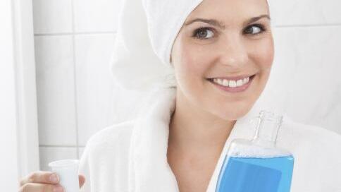 神奇的方法消除女性黑眼圈，快速又有效