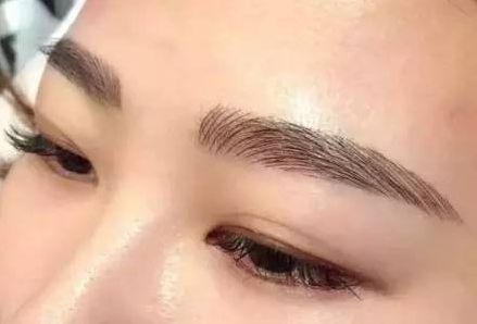 華美紫馨醫(yī)生團(tuán)隊(duì)：創(chuàng)新技術(shù)解析，塑造專業(yè)形象