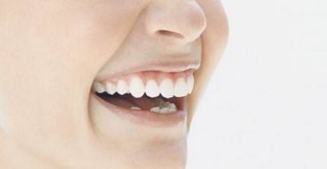 廈門歐菲醫(yī)療美容醫(yī)院擁有多位雙眼皮醫(yī)生，為您帶來完美雙眼皮