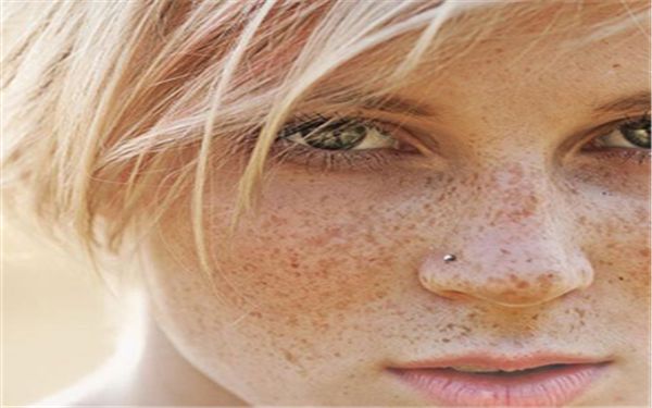 全肋骨和半肋骨隆鼻價(jià)格與選擇指南