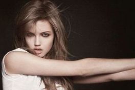 如何預(yù)約王連召的在線問診服務(wù)及放號時(shí)間？