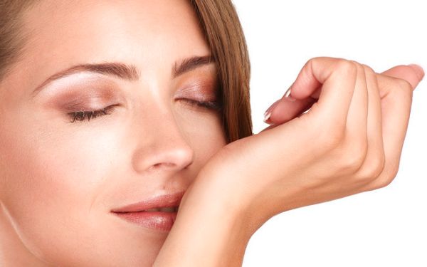 尋找南昌醫(yī)生進(jìn)行眉弓填充，唐輝的專業(yè)技術(shù)為你帶來美麗變革