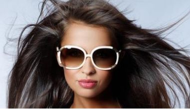 如何通過喝紅酒實現(xiàn)豐胸效果？探索醫(yī)美豐胸的多種方式！