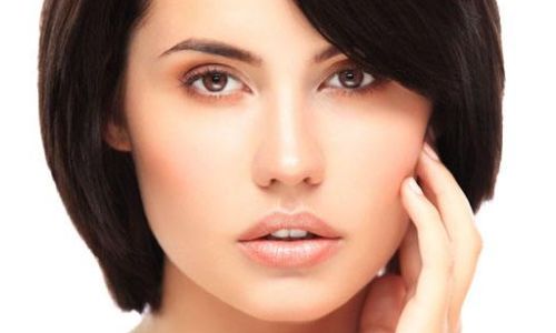 武漢第三醫(yī)院楊艷清醫(yī)生的口碑、簡(jiǎn)歷及隆胸案例與價(jià)格詳解