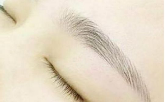 樂山市人民醫(yī)院中瞇眼袋手術(shù)談何效果？眼袋修復(fù)專家醫(yī)師及成功案例分享