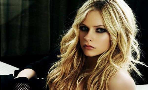 許昌中心醫(yī)院牙科詳情揭秘！看看有哪些醫(yī)生坐診和種植牙價格表