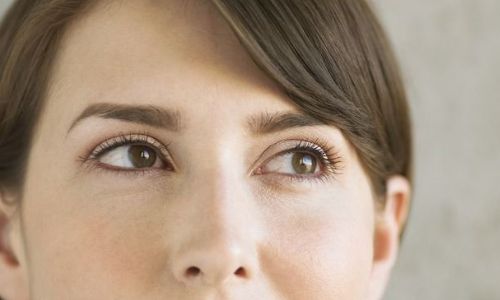 《如何選擇適合自己的雙眼皮手術(shù)？全面解讀醫(yī)生背景和成功案例！》