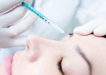 鄭州華領(lǐng)整形醫(yī)院專家榜單，備受關(guān)注的頂尖醫(yī)館實(shí)力傲人！