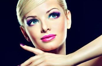 如何預(yù)防陽光傷害？揭秘?fù)碛邪尊∧w的秘密！