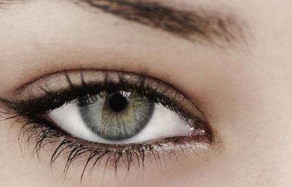 鄭州地區(qū)豐胸技術(shù)一流的整形醫(yī)生及成功案例分享