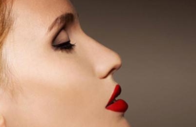 昆山新生植發(fā)醫(yī)院價(jià)格表詳細(xì)公布，張春杰院長(zhǎng)現(xiàn)場(chǎng)解答疑惑！你知道他們的價(jià)格如何嗎？