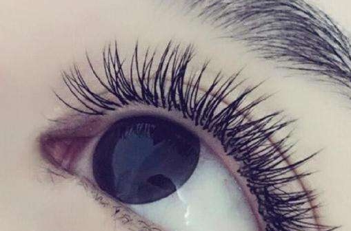 如何選擇荊州市口碑比較好的隆鼻美容醫(yī)院？價目一覽表提供參考