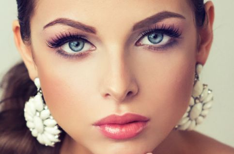 蘭州大學第二醫(yī)院眼科服務價格是否合理？哪位醫(yī)生在該科室業(yè)務水平高超？