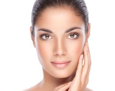 威海華怡口腔醫(yī)院牙齒種植有何特色？專(zhuān)家團(tuán)隊(duì)與收費(fèi)明細(xì)揭秘