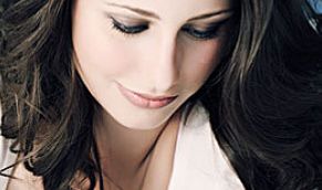 華妃與洪瑞試探性進(jìn)行雙眼皮手術(shù)的方法曝光：爆料具體過程!