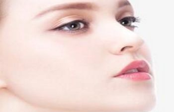 雙眼皮整形術(shù)的效果如何？醫(yī)生的信譽如何？附真實案例和最新價格表供參考