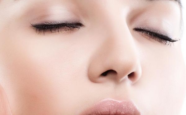 讓雙眼煥發(fā)魅力，曉波醫(yī)生做雙眼皮效果穩(wěn)定嗎？