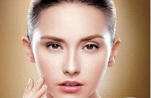 廈門哪家整形醫(yī)院做假體隆胸技術好？排行榜上實力強勁