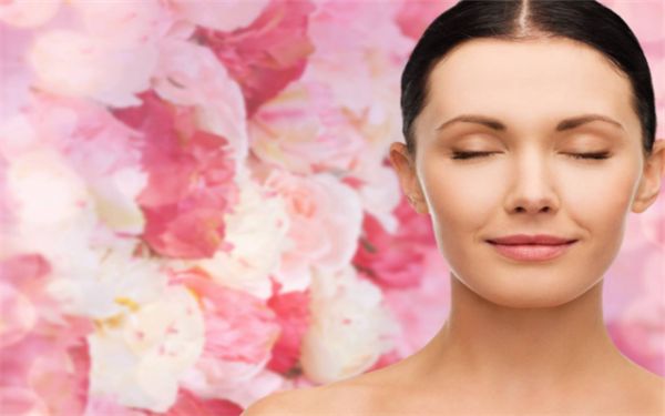 上海伯思立醫(yī)療美容醫(yī)院專家技術(shù)實力如何？唐毅隆胸成功案例揭秘